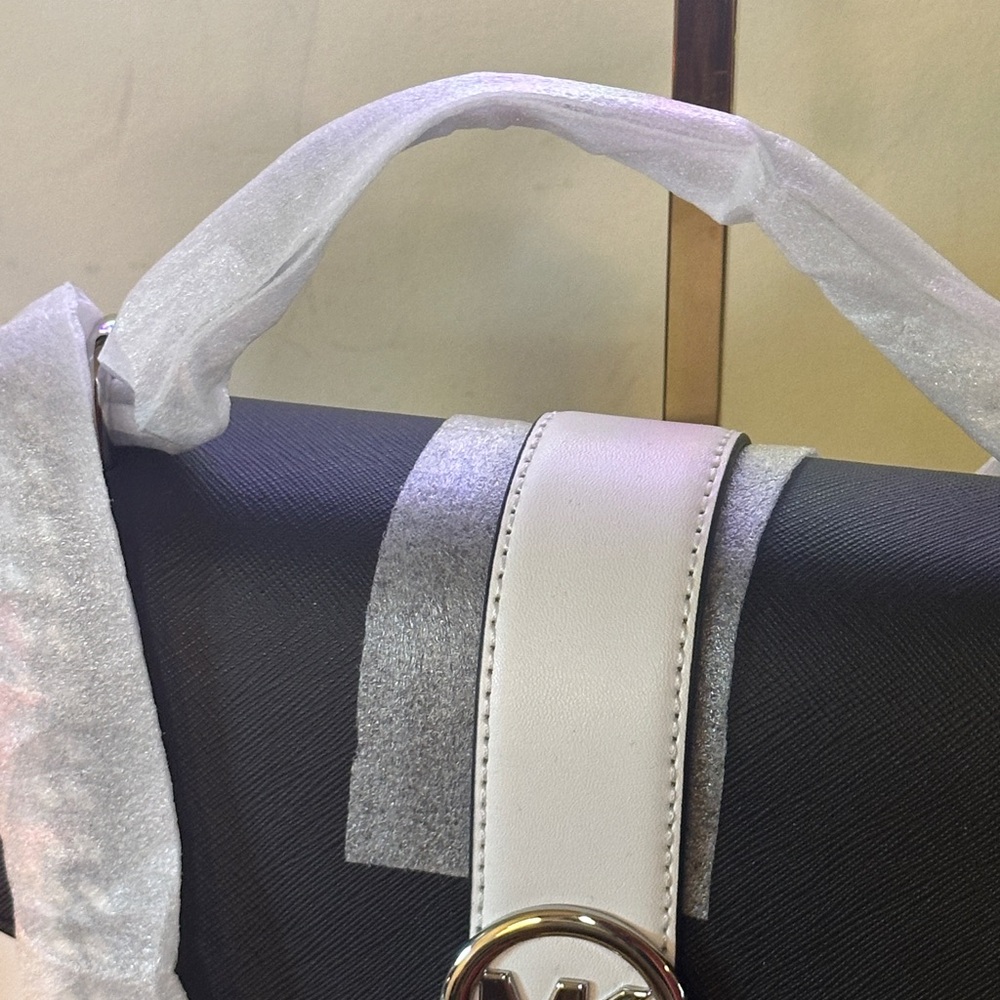 NWT - Michael Kors Greenwich Small Convertible Crossbody. Retail $498.00 - Picture 3 of 4